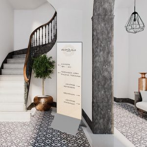 totem bifacciale linea TIV in albergo