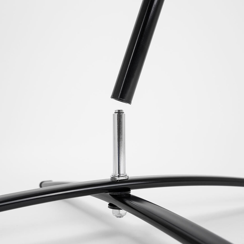 base in metallo a croce finitura nera