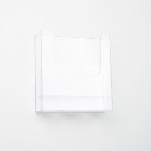 porta depliant da muro in plexiglass trasparente fissaggio con biadesivo