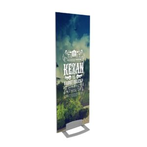 totem pubblicitario personalizzato autoportante con base in metallo