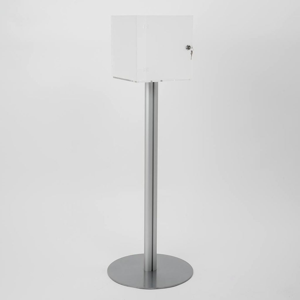struttura con cubo in plexiglass satinato per lettere