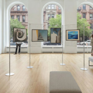 pannello espositivo con griglia e base tonda