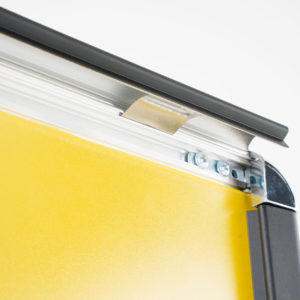 CORNICE A SCATTO CON GRAFICA INTERCAMBIABILE