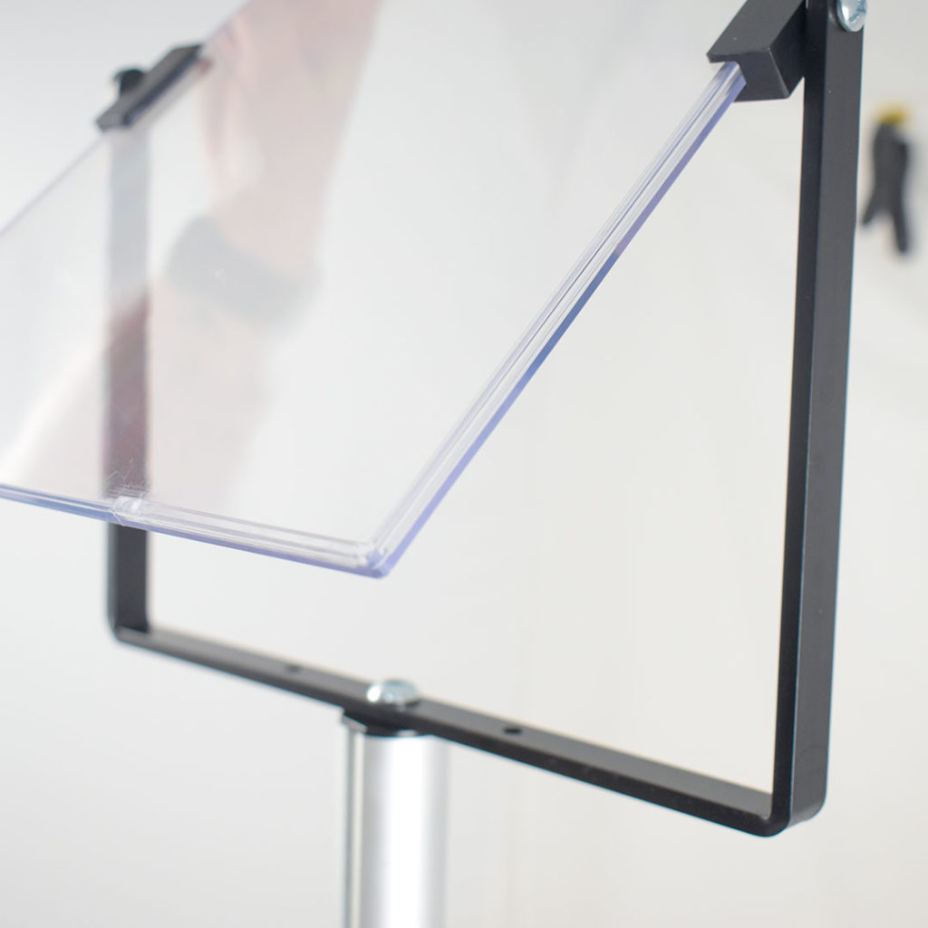 tasca in plexiglass trasparente