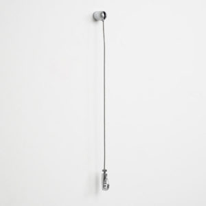 attacco a parete con cavetto in acciaio per appendere quadri