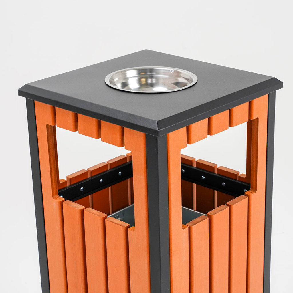 cestino per arredo urbano con poscenere