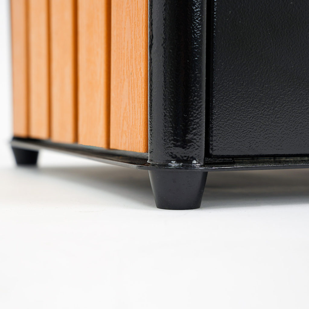 cestino da esterno con piedini