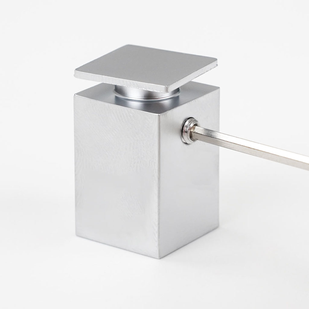 distanziale per targhe quadrato con brugola