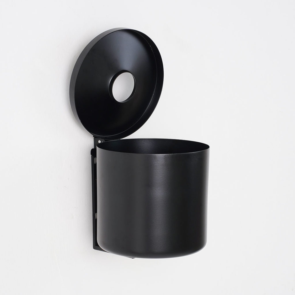 posacenere da muro per esterno nero