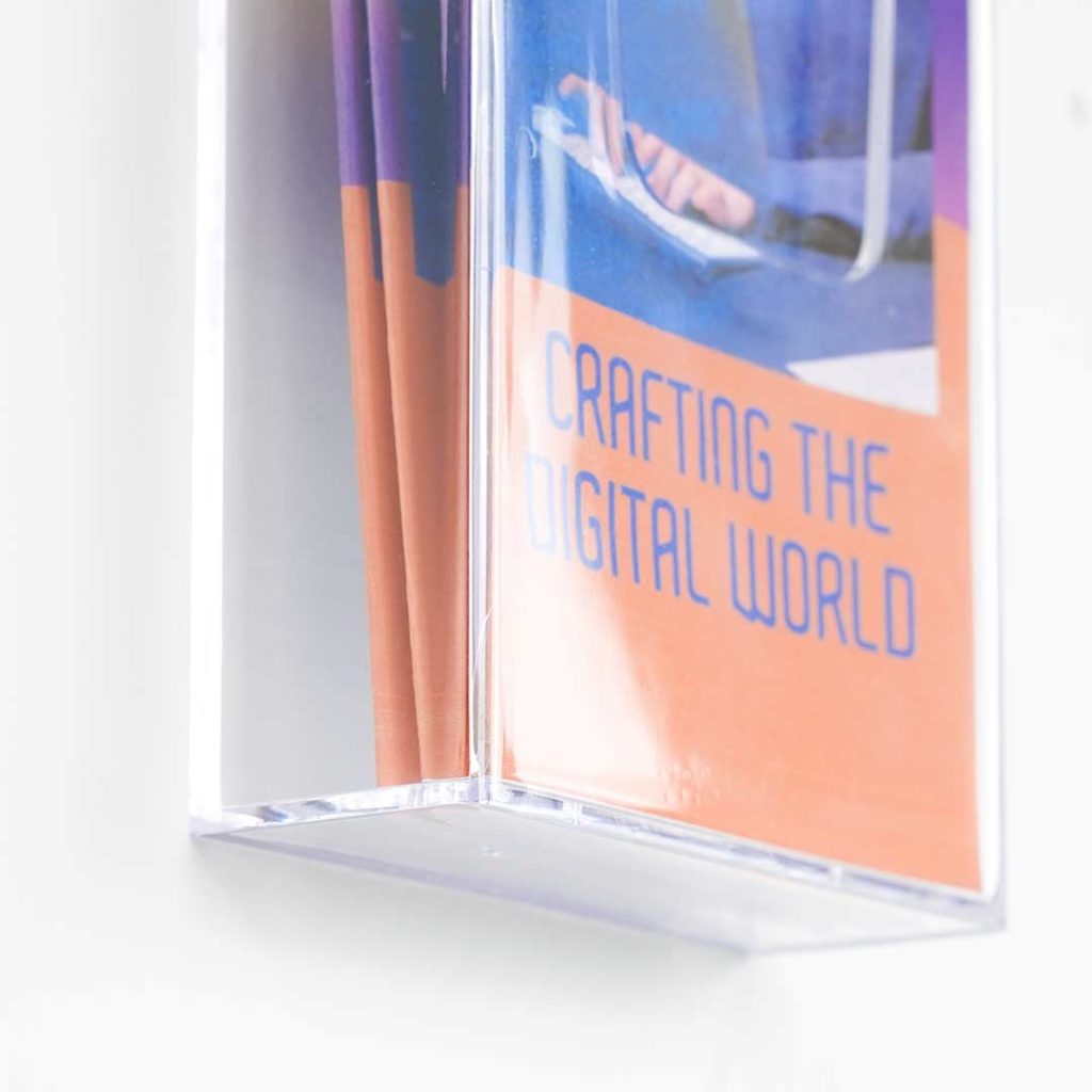 porta brochure da muro in acrilico ad una tasca