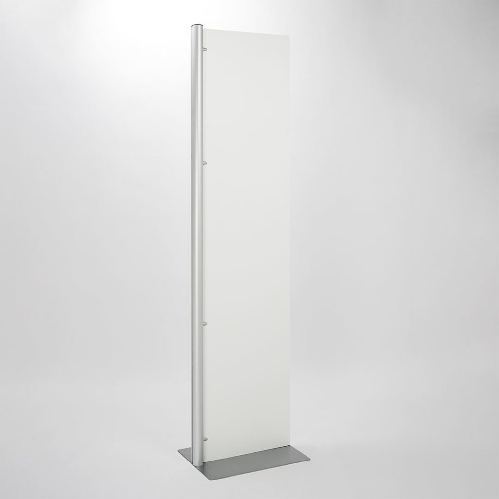 totem pubblicitario con pannello rigido personalizzabile