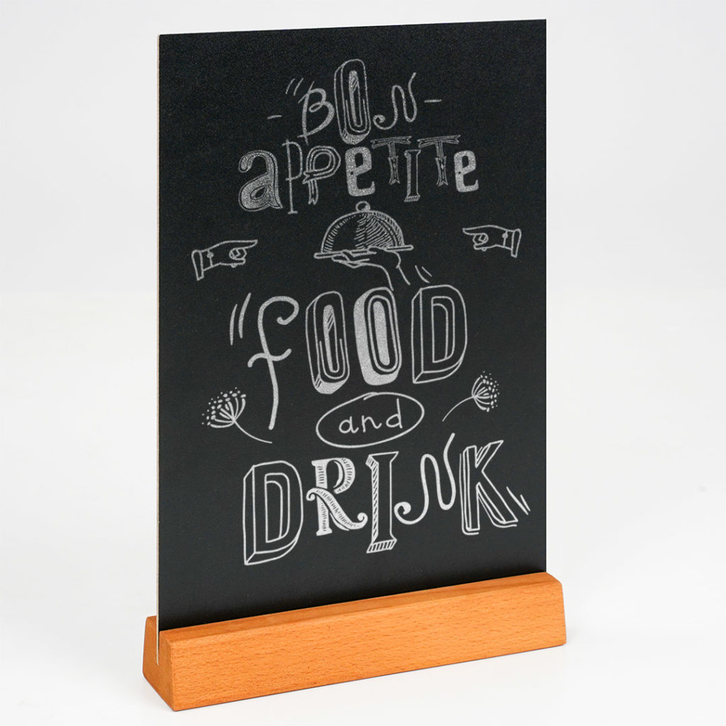 lavagnetta nera da tavolo con scritte