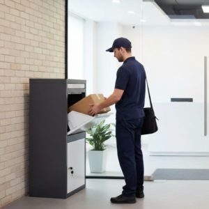 cassetta porta pacchi corriere