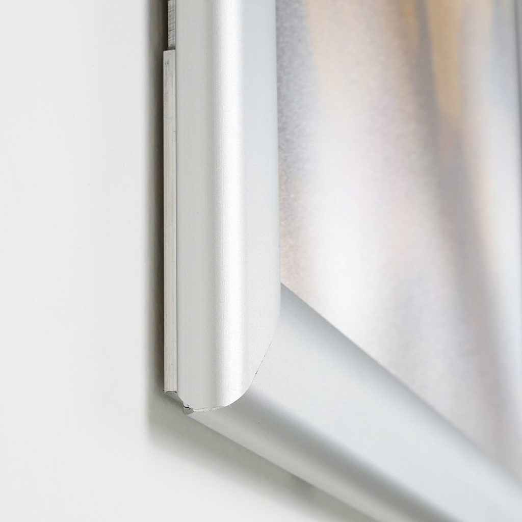 cornice a scatto impermeabile da muro silver