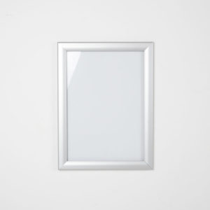 cornice a scatto impermeabile da muro vuota