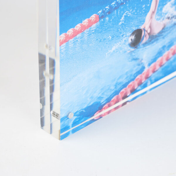 cornice in plexiglass trasparente