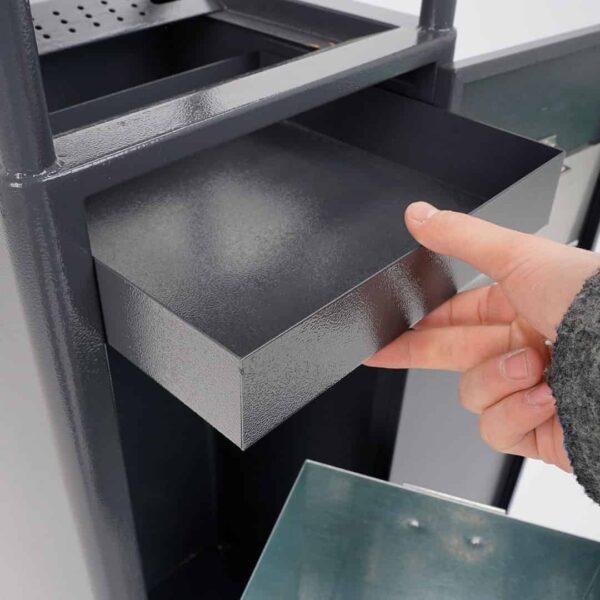 dettagli posacenere cestino arredo urbano