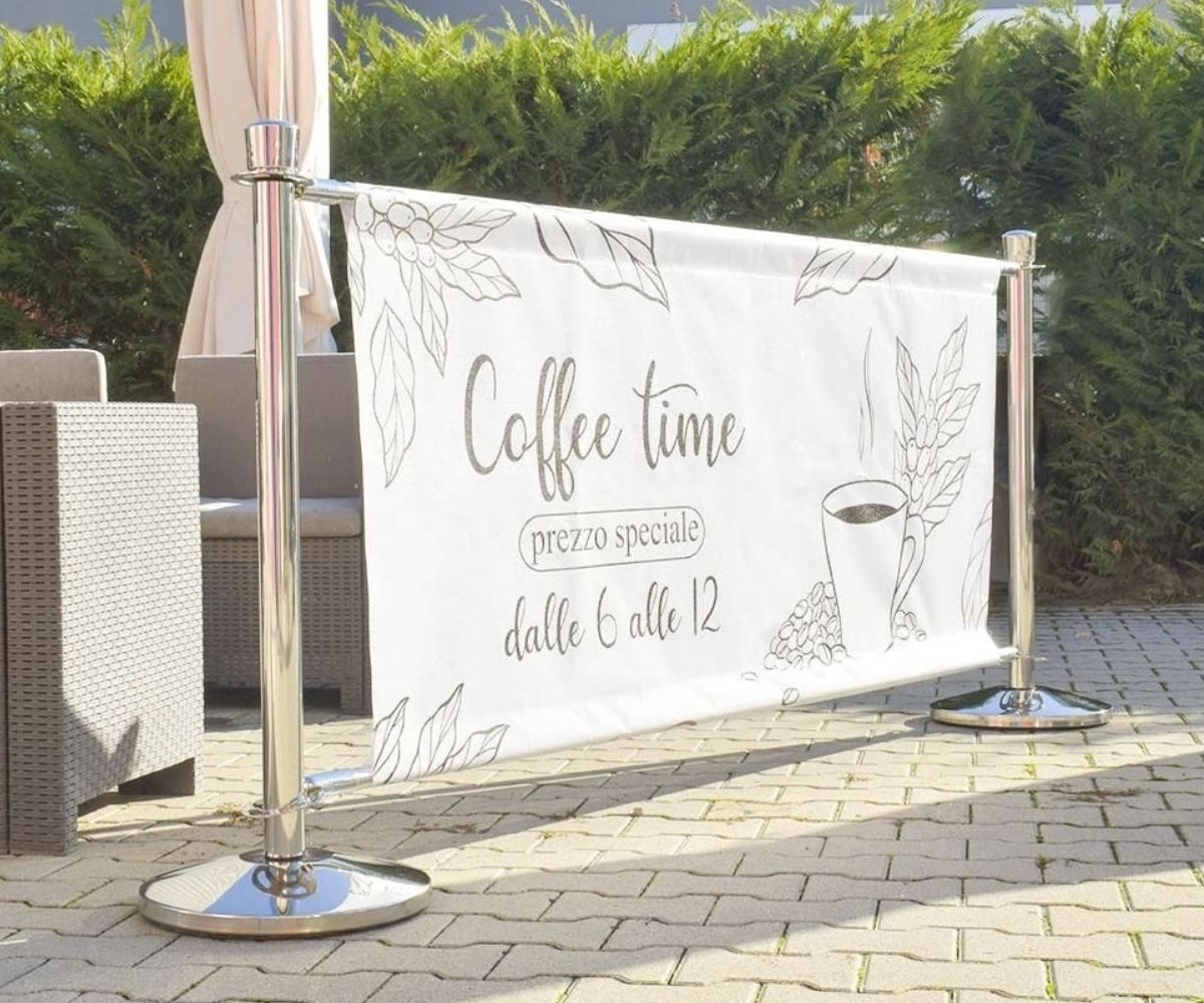 colonnine con telo banner personalizzato