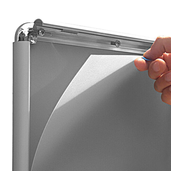 cornice a scatto con foglio protettivo in PVC