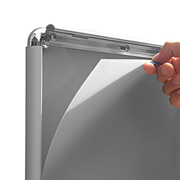 cornice a scatto con foglio di protezione in PVC