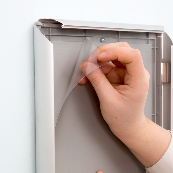 cornice a scatto con foglio di protezione in PVC