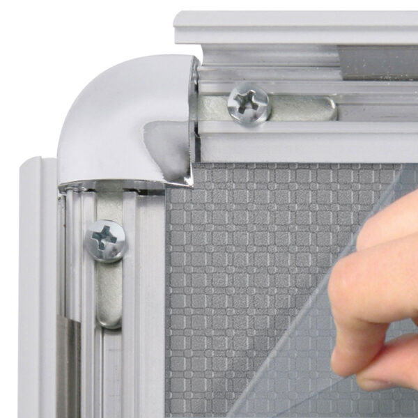 cornice a scatto con angolo tondo frame 25 mm con foglio di protezione in PVC