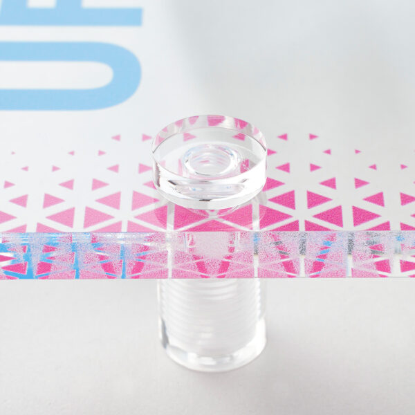 targa con distanziale in plexiglass
