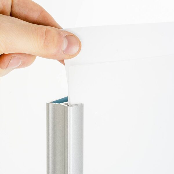 inserimento grafica minitotem autoportante