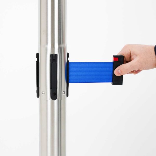 colonnina tendinastro con nastro blu retrattile e autofrenante